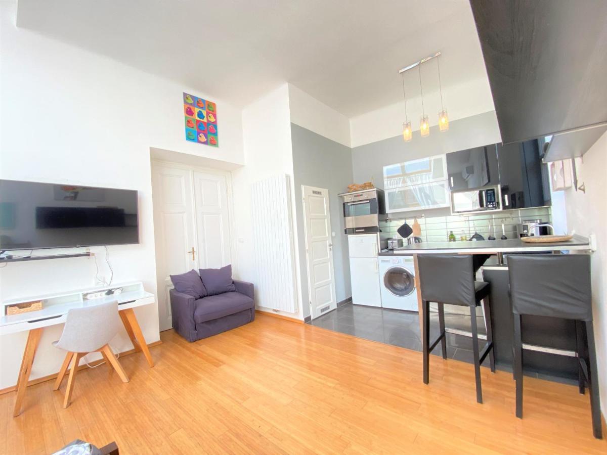 פראג Black Eagle Apartments מראה חיצוני תמונה