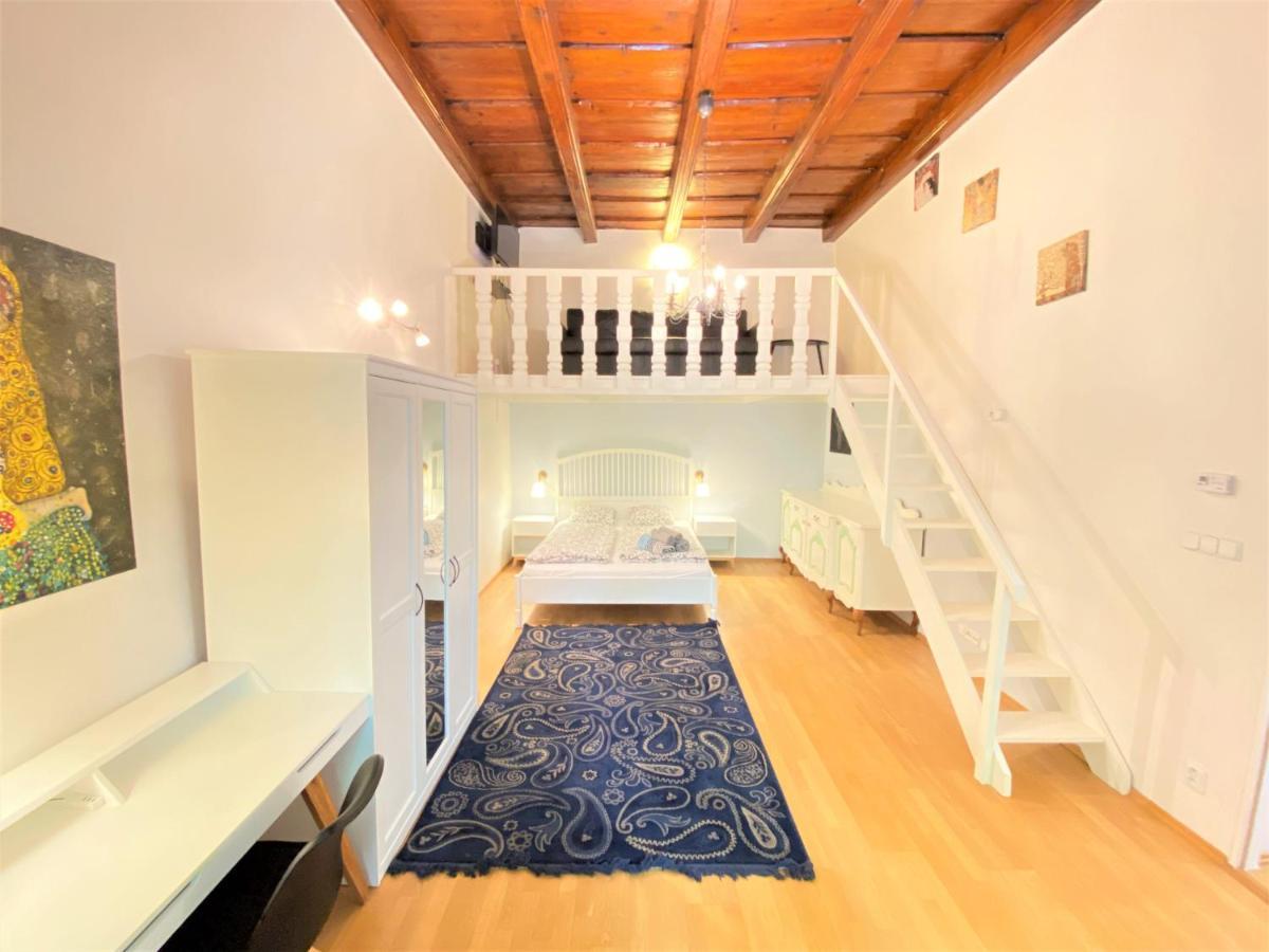 פראג Black Eagle Apartments מראה חיצוני תמונה