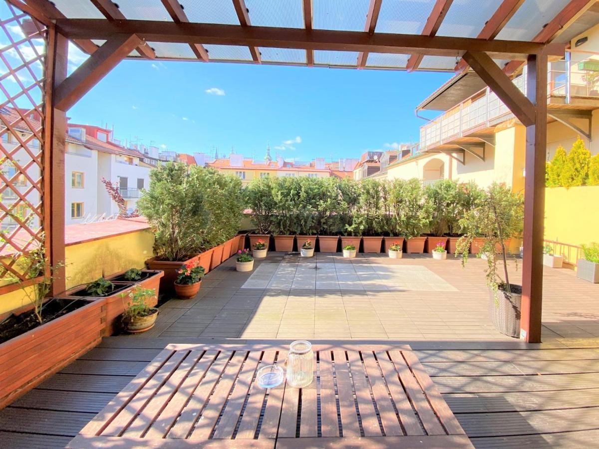 פראג Black Eagle Apartments מראה חיצוני תמונה