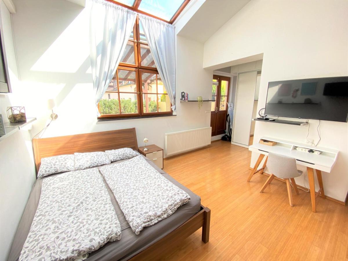 פראג Black Eagle Apartments מראה חיצוני תמונה