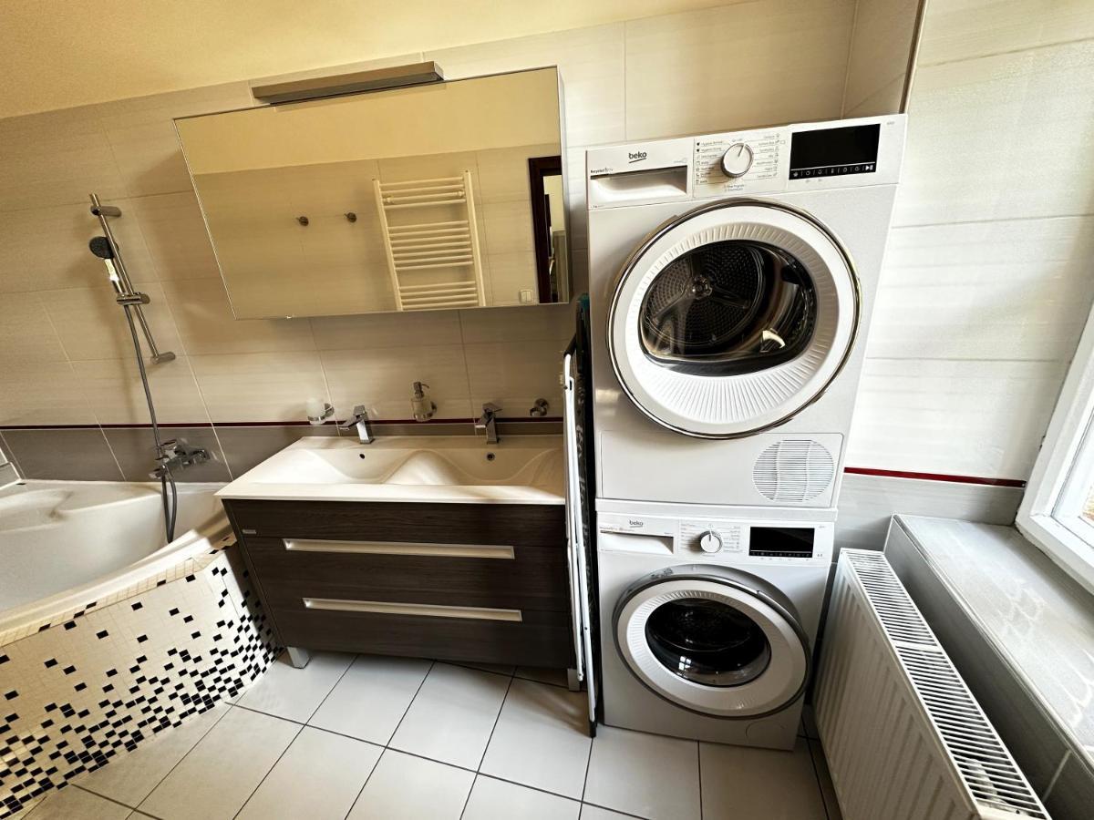 פראג Black Eagle Apartments מראה חיצוני תמונה