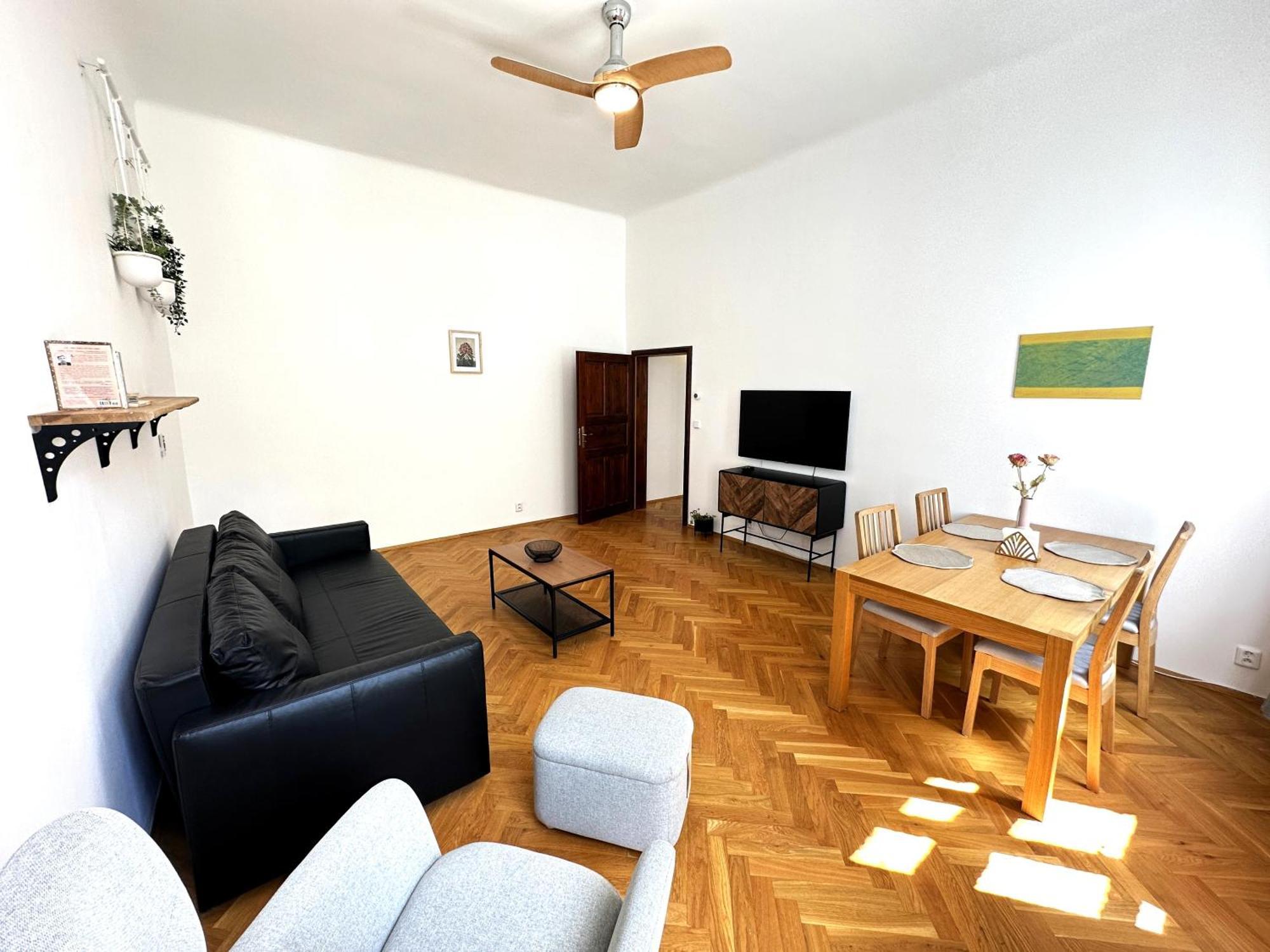 פראג Black Eagle Apartments מראה חיצוני תמונה
